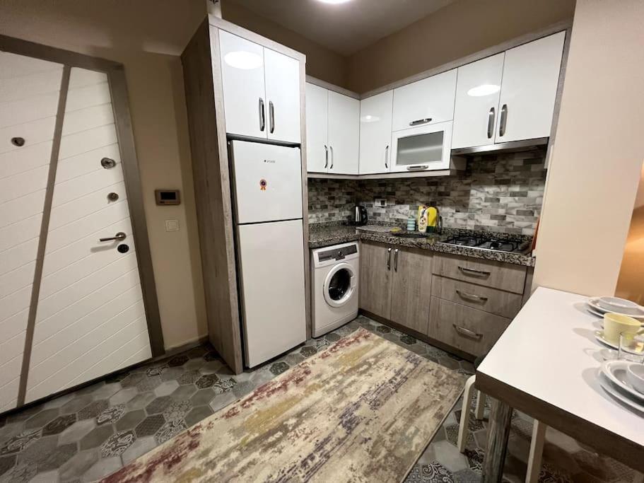 Basement Floor, Konforlu, Ferah, Genis 1+1 '24' Daire Antalya