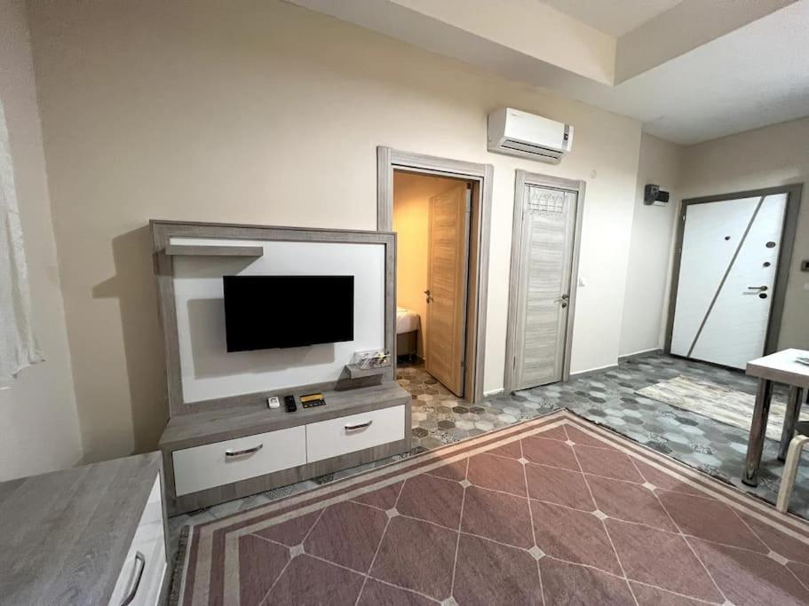 Basement Floor, Konforlu, Ferah, Genis 1+1 '24'