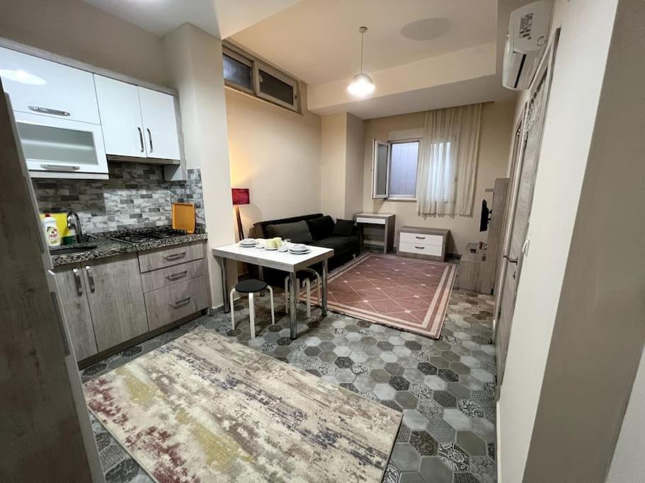 Basement Floor, Konforlu, Ferah, Genis 1+1 '24' Daire *