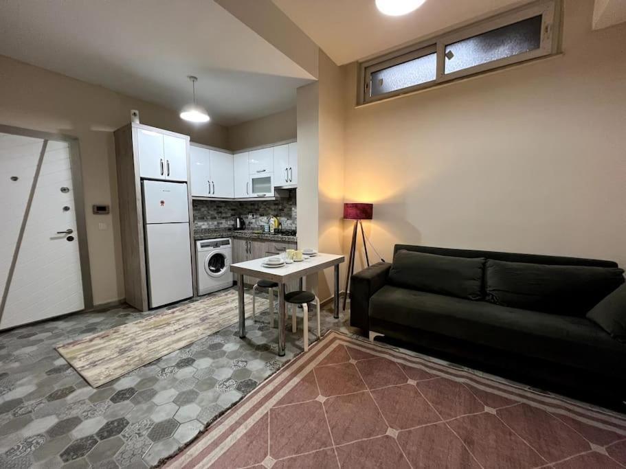 Daire Basement Floor, Konforlu, Ferah, Genis 1+1 '24' *
